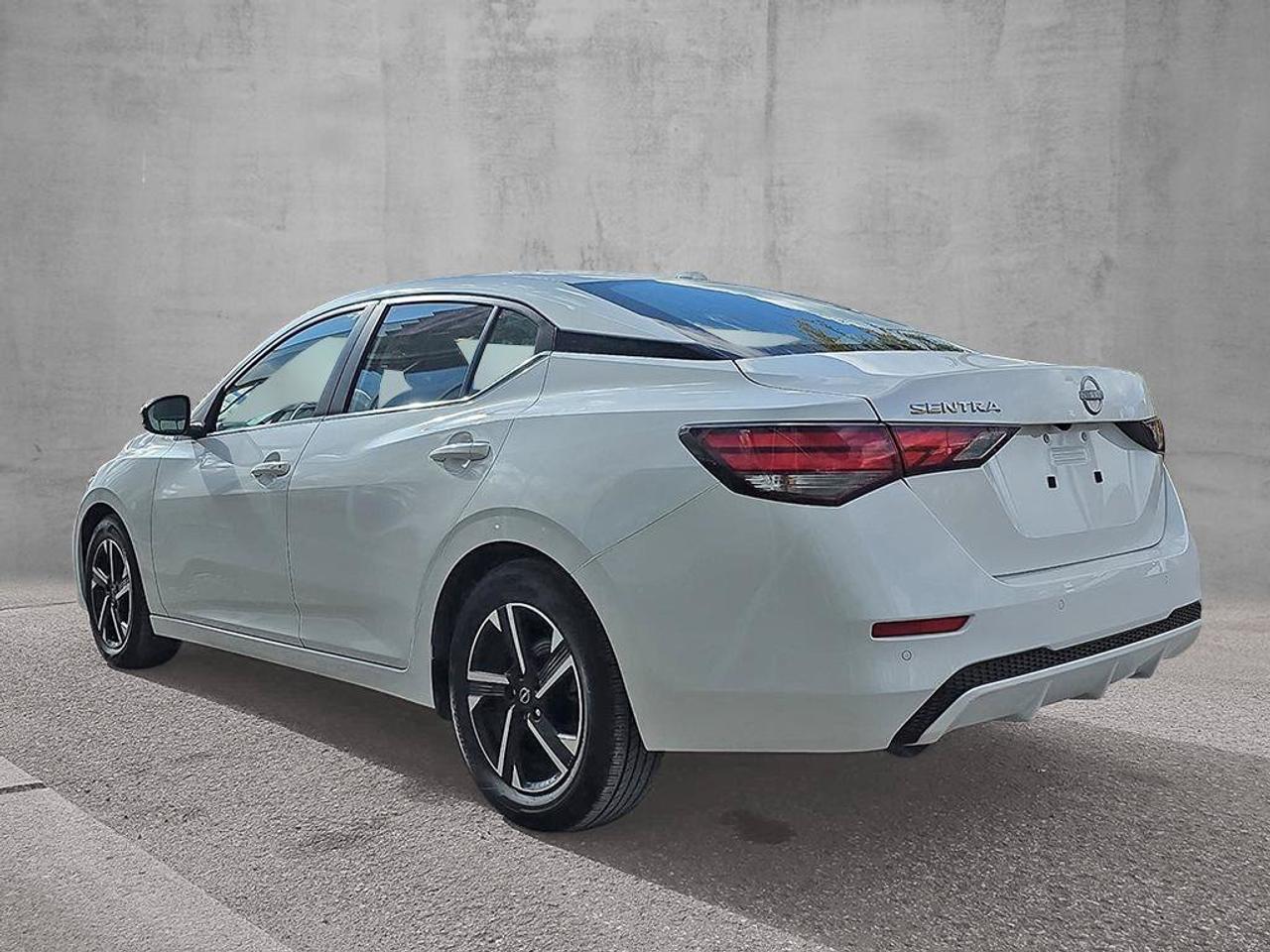 2024 Nissan Sentra SV Photo5