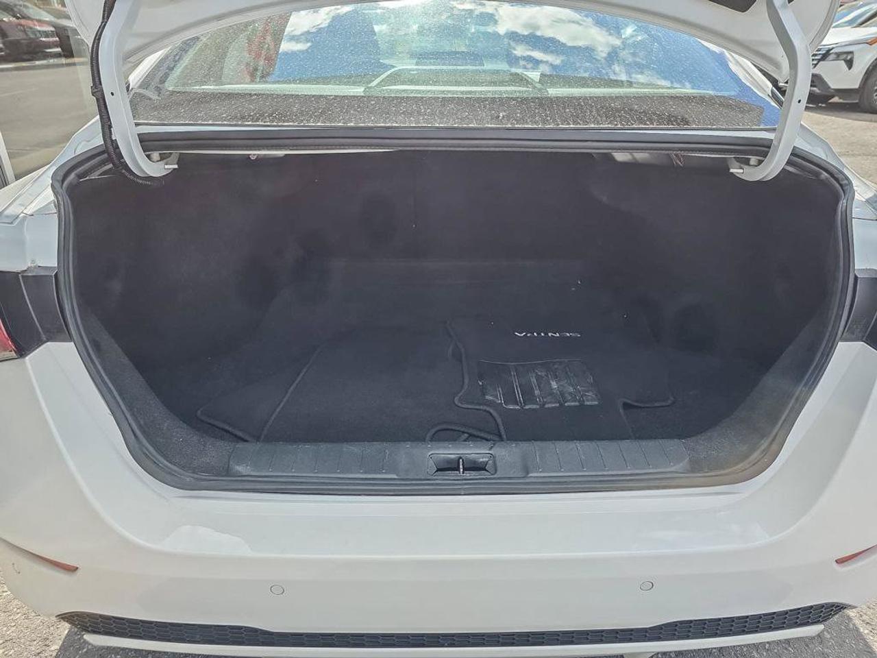 2024 Nissan Sentra SV Photo