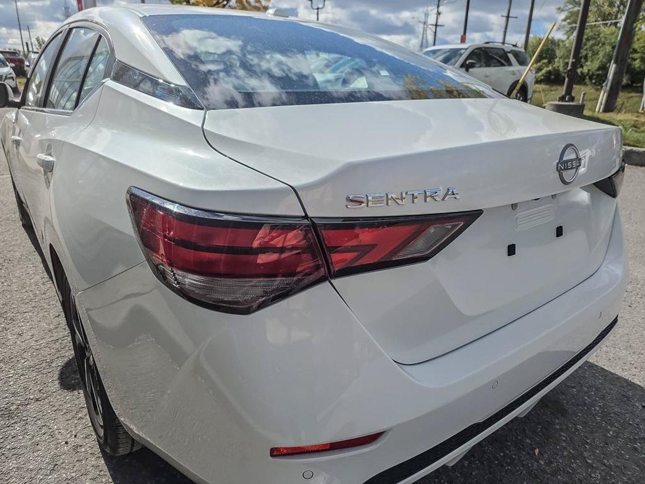 2024 Nissan Sentra SV Photo