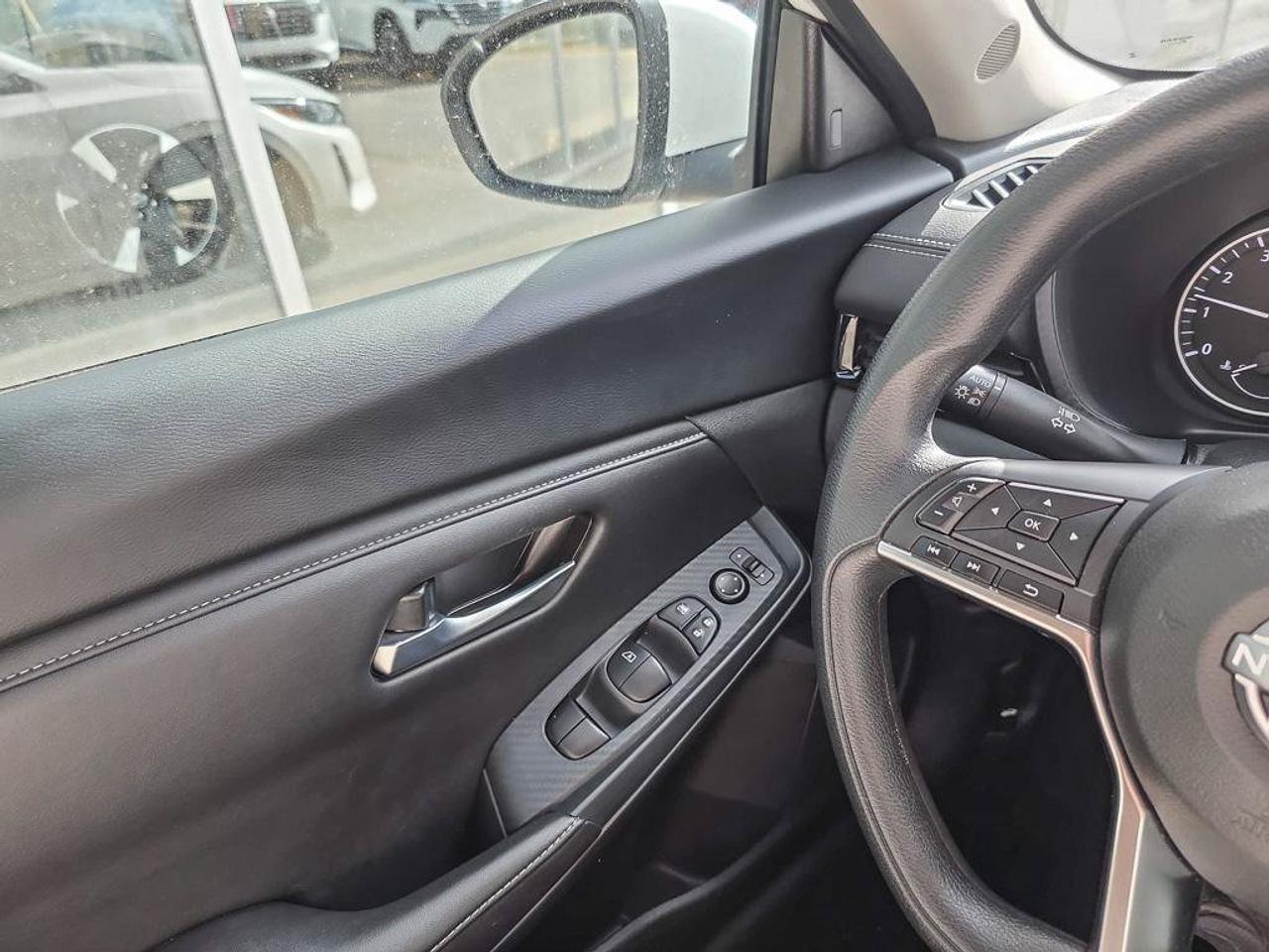 2024 Nissan Sentra SV Photo