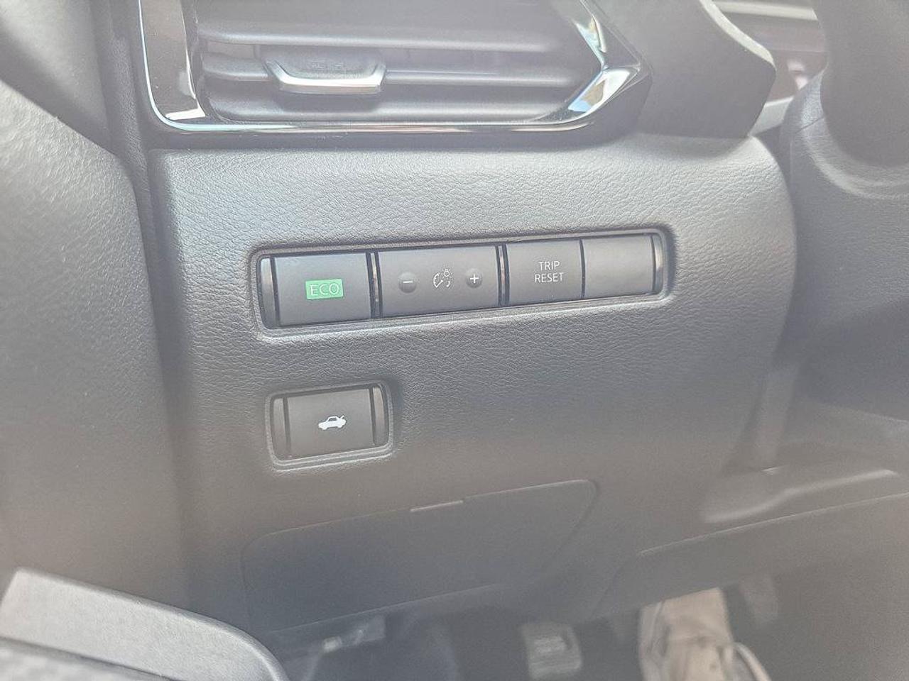 2024 Nissan Sentra SV Photo