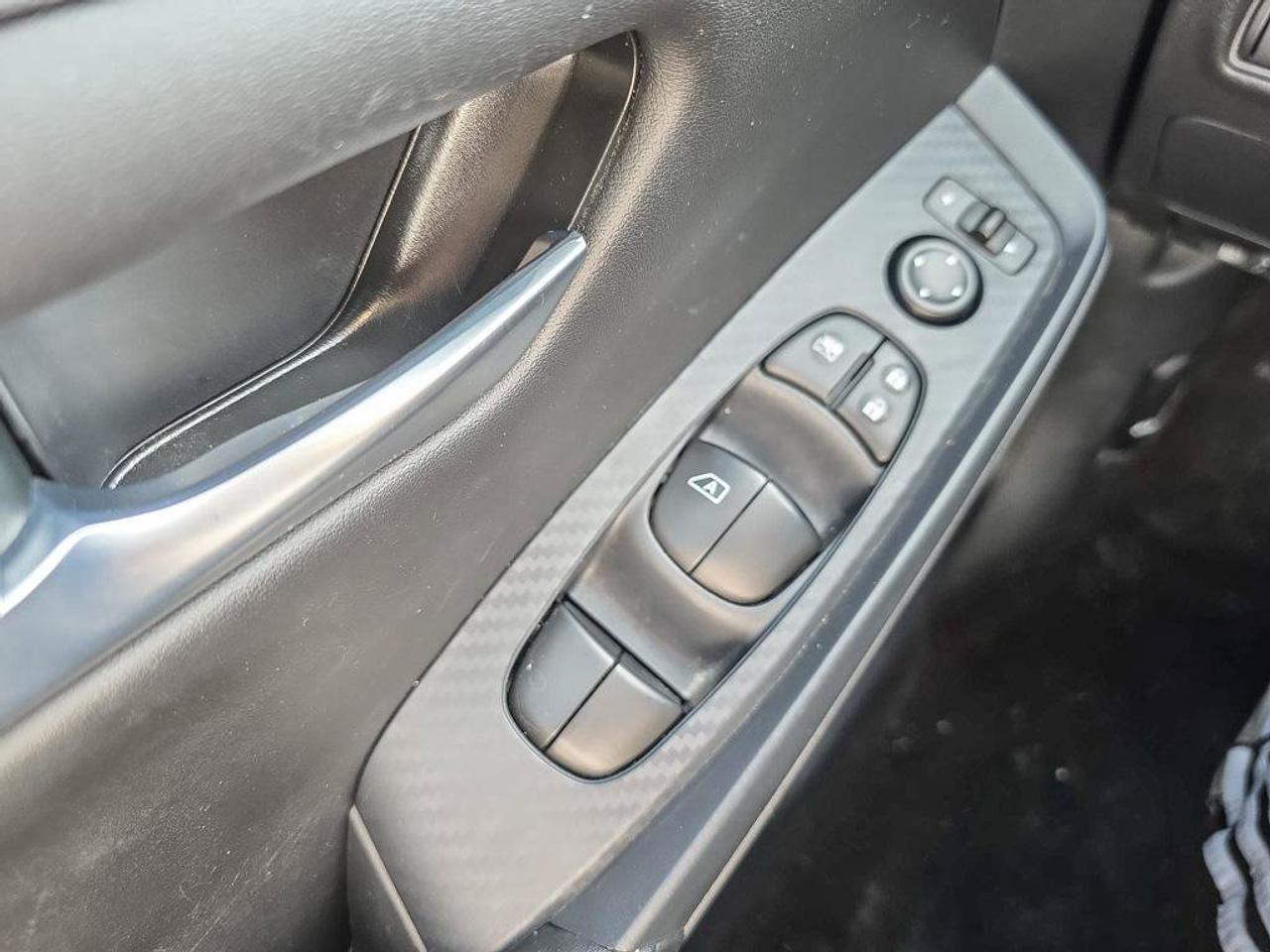 2024 Nissan Sentra SV Photo