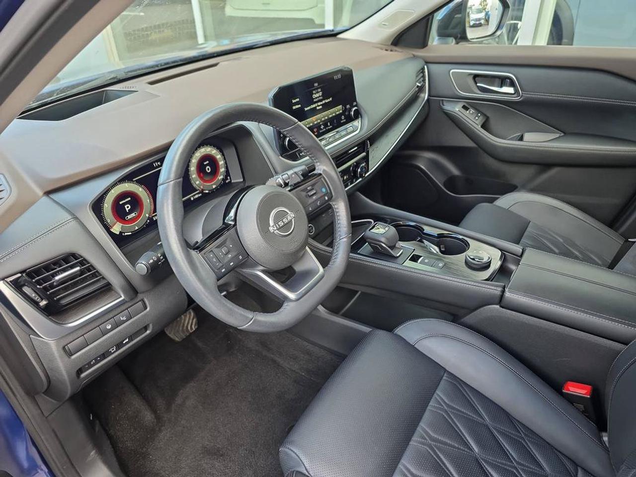 2023 Nissan Rogue Platinum Photo