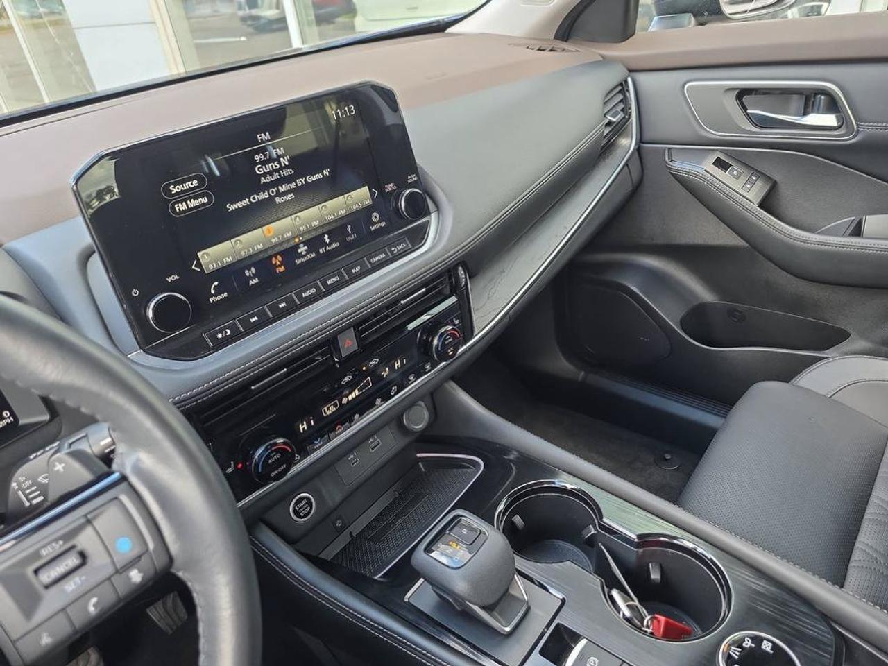 2023 Nissan Rogue Platinum Photo
