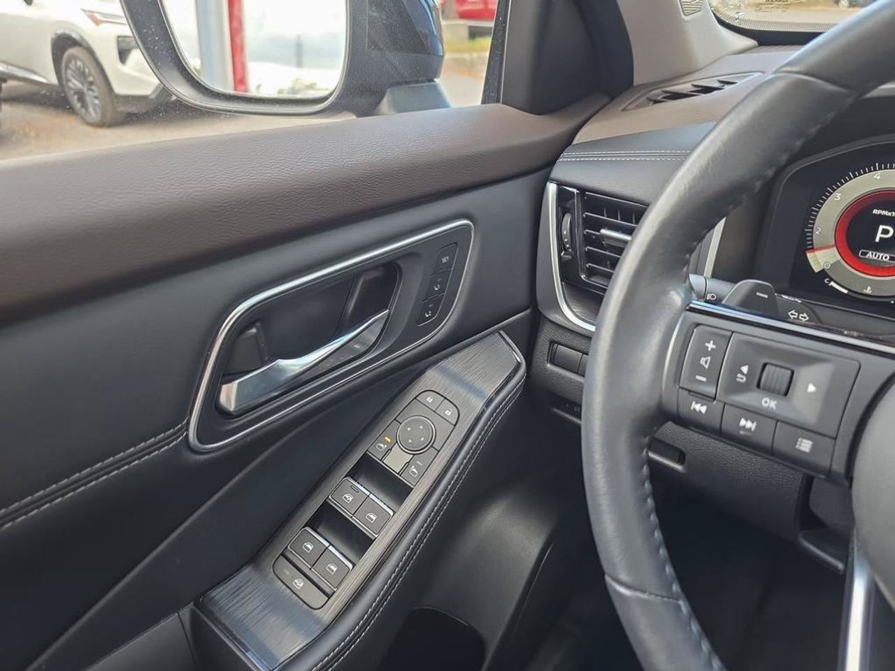 2023 Nissan Rogue Platinum Photo