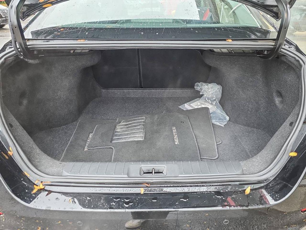 2024 Nissan Sentra SV Photo