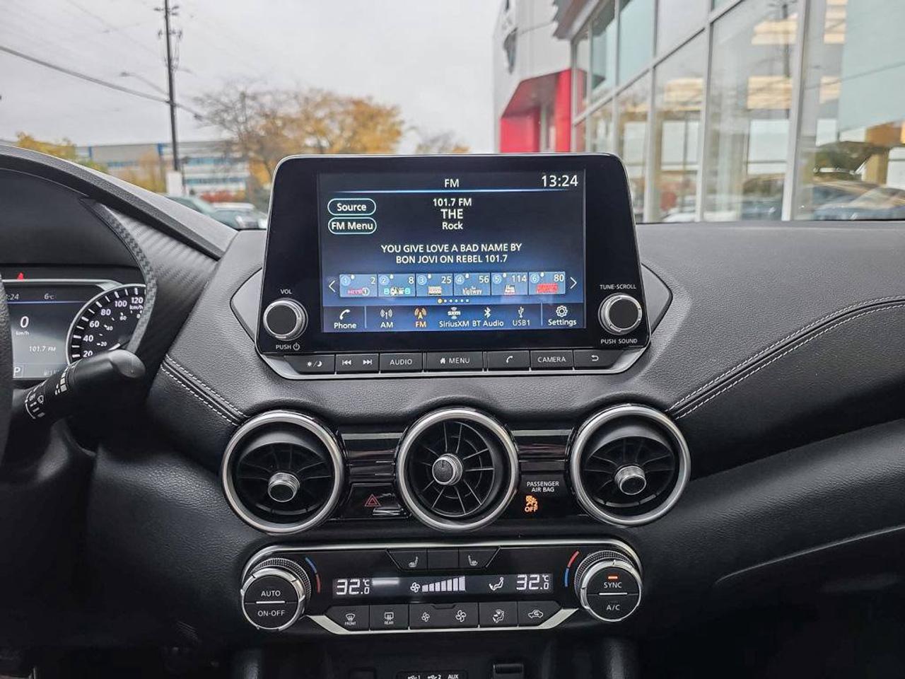 2024 Nissan Sentra SV Photo