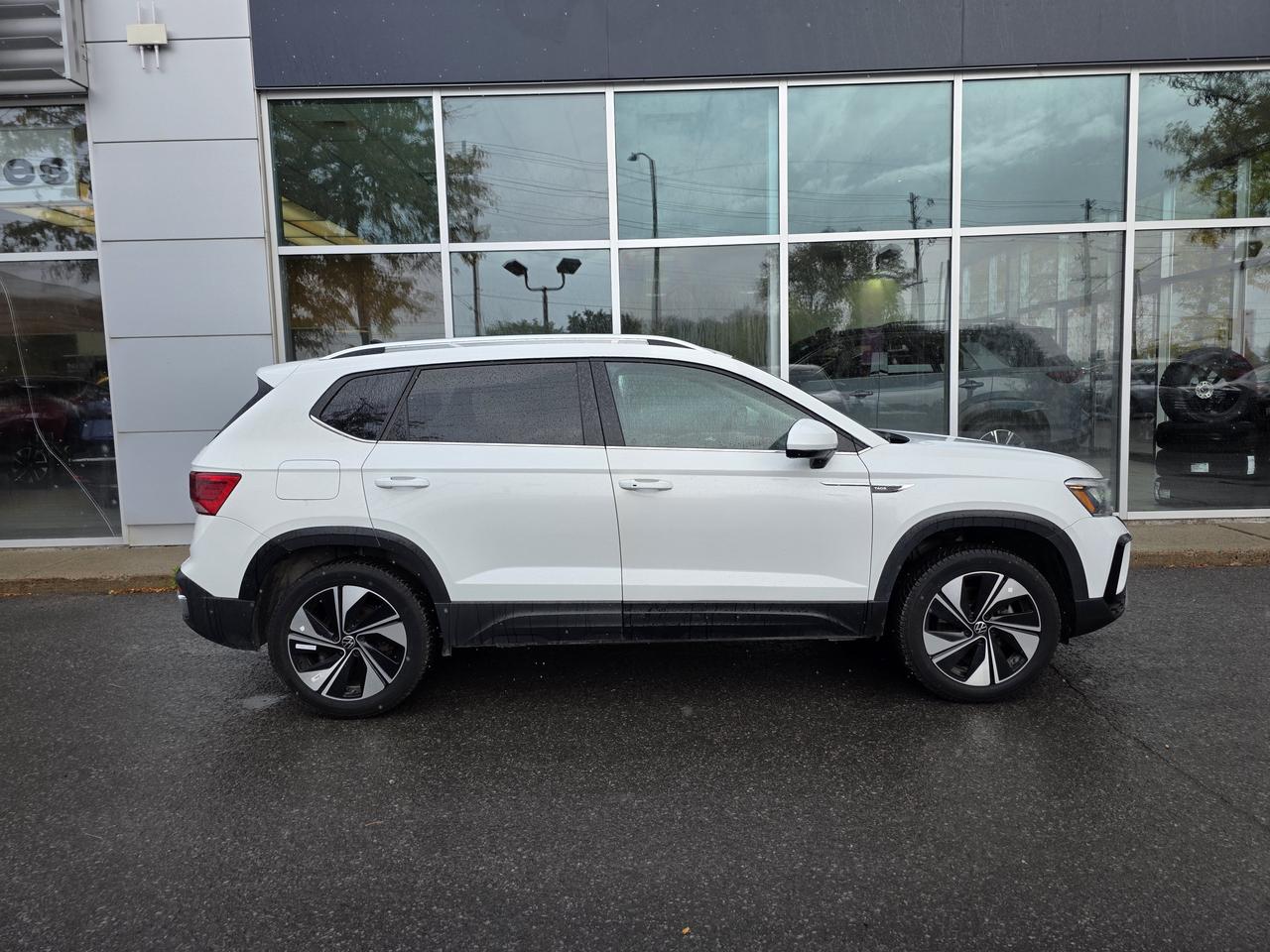 2024 Volkswagen Taos Comfortline 4MOTION | Apple Car Play | Android Auto | Photo4