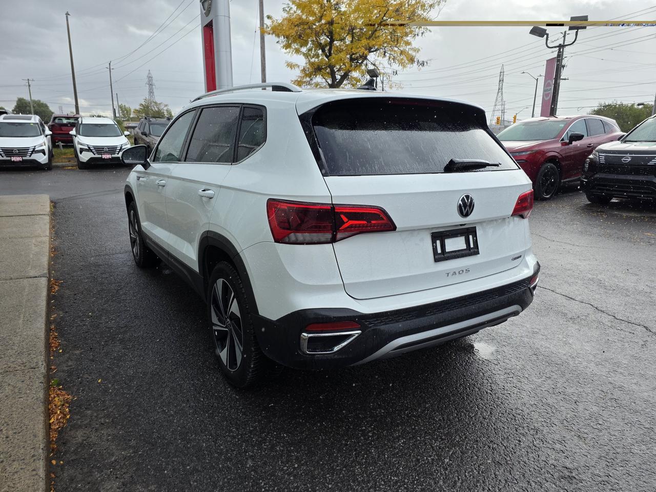 2024 Volkswagen Taos Comfortline 4MOTION | Apple Car Play | Android Auto | Photo