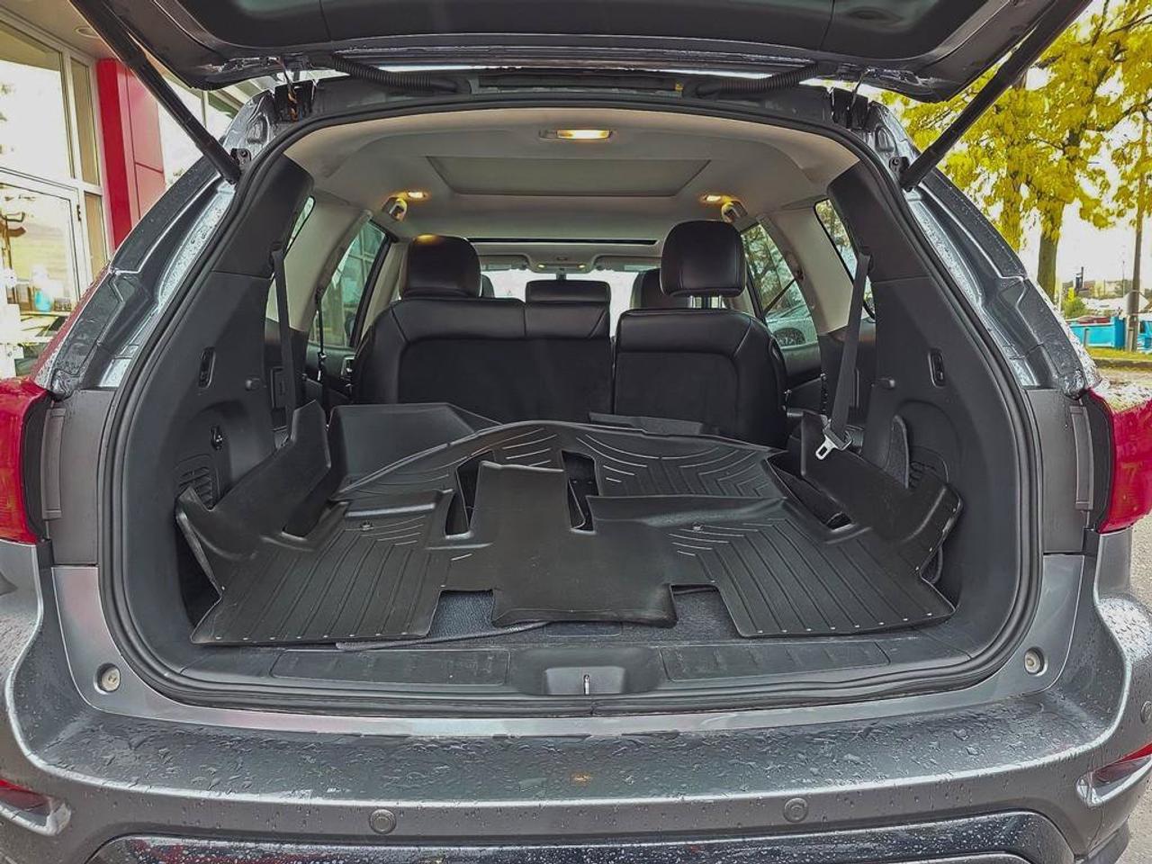 2018 Nissan Pathfinder SL Midnight Edition | 7 Seats | 3rd Row | Heated Seats | Photo