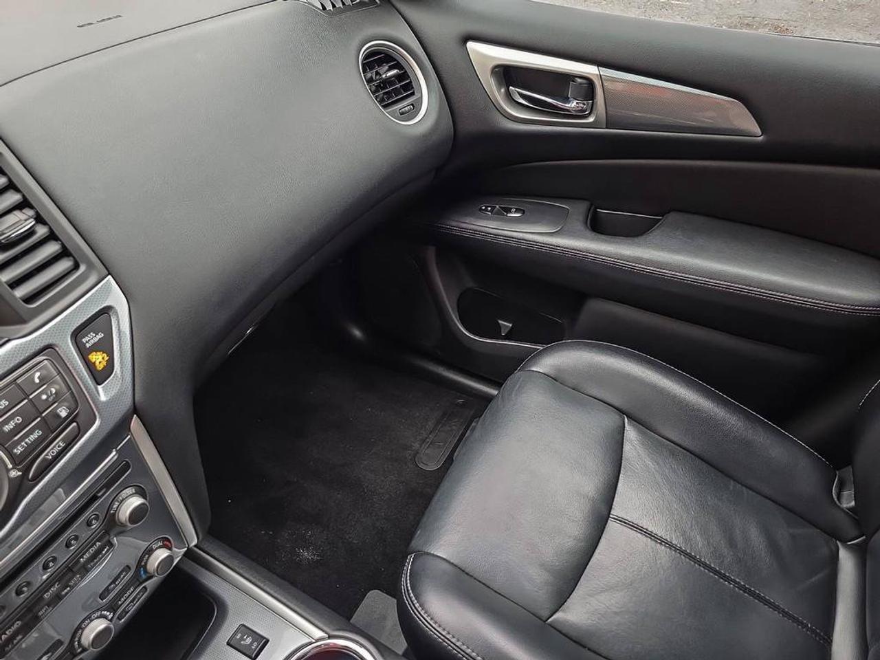 2018 Nissan Pathfinder SL Midnight Edition | 7 Seats | 3rd Row | Heated Seats | Photo