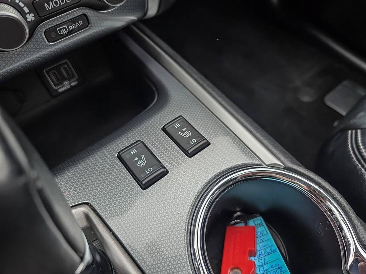 2018 Nissan Pathfinder SL Midnight Edition | 7 Seats | 3rd Row | Heated Seats | Photo