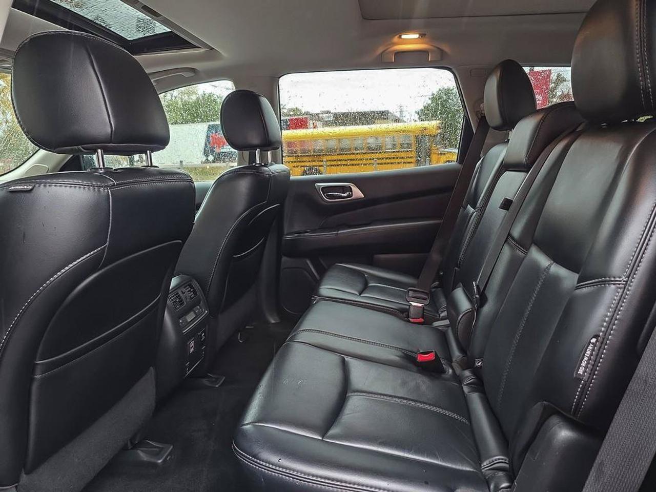 2018 Nissan Pathfinder SL Midnight Edition | 7 Seats | 3rd Row | Heated Seats | Photo