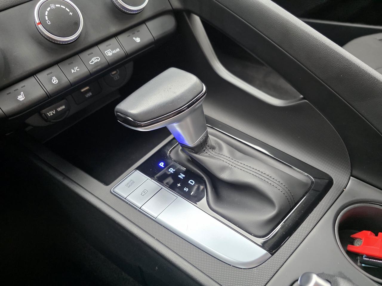 2024 Hyundai Elantra Preferred | Apple Car Play | Android Auto | Heated Seats | Photo