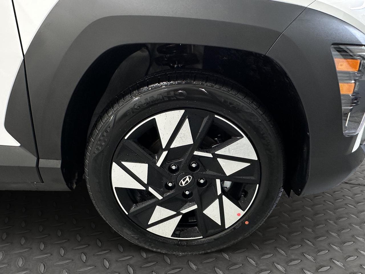 2027 Hyundai KONA Preferred Photo5