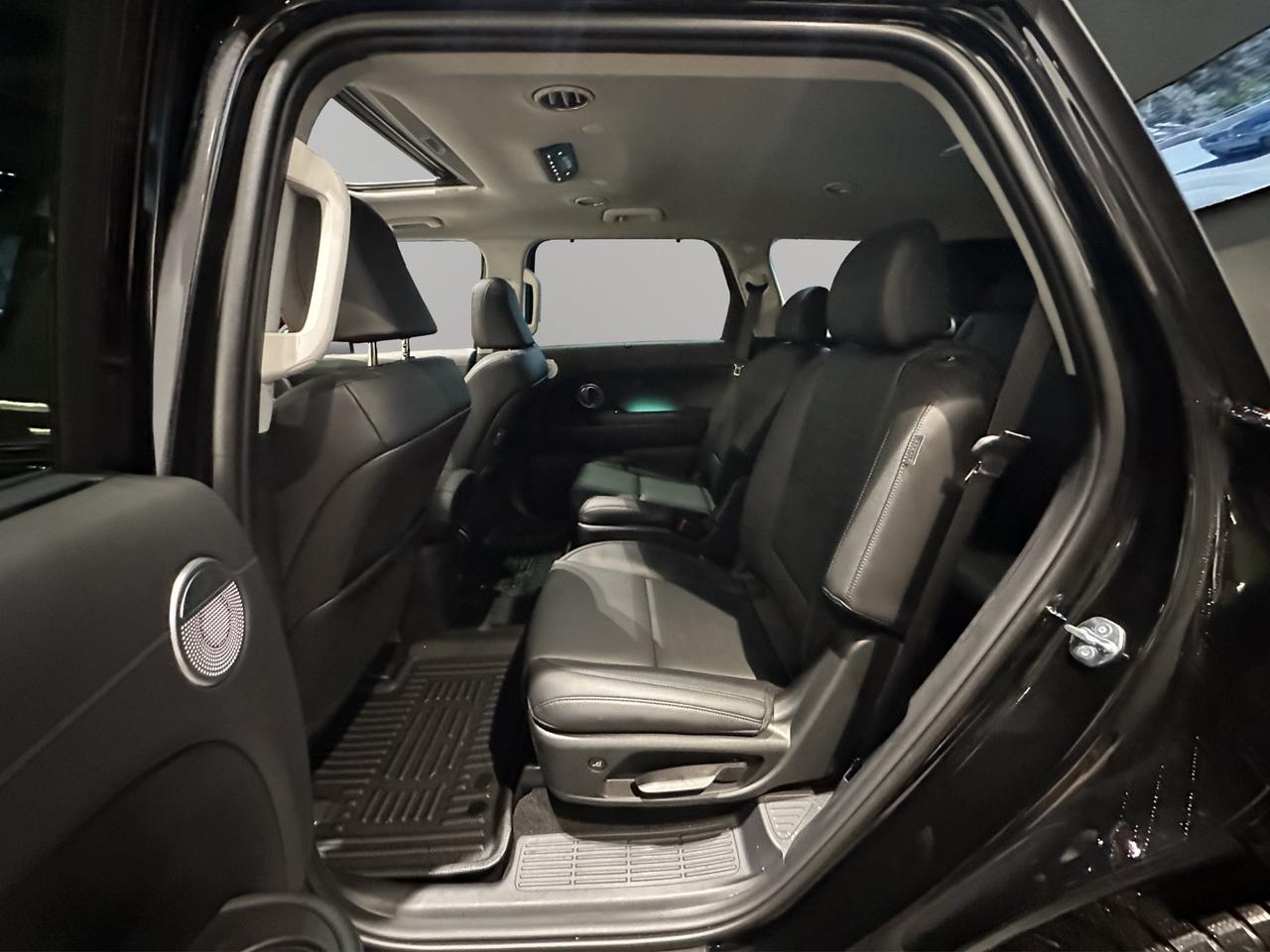 2027 Hyundai Palisade Hybrid Luxury Photo