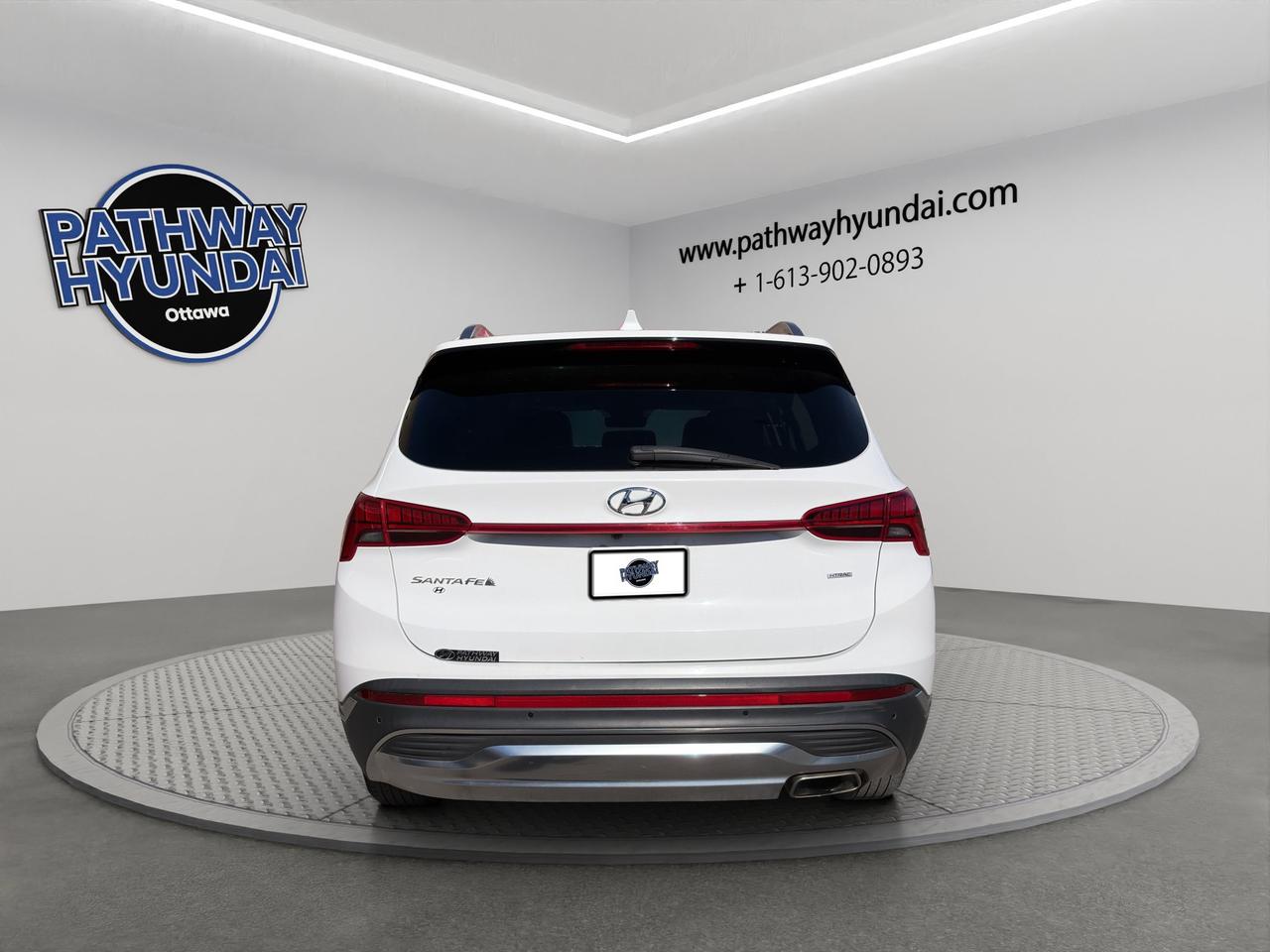 2023 Hyundai Santa Fe Preferred AWD w/ Trend Package | Panoramic Sunroof | Heated Steering Wheel | Lane Keeping Assist Photo4