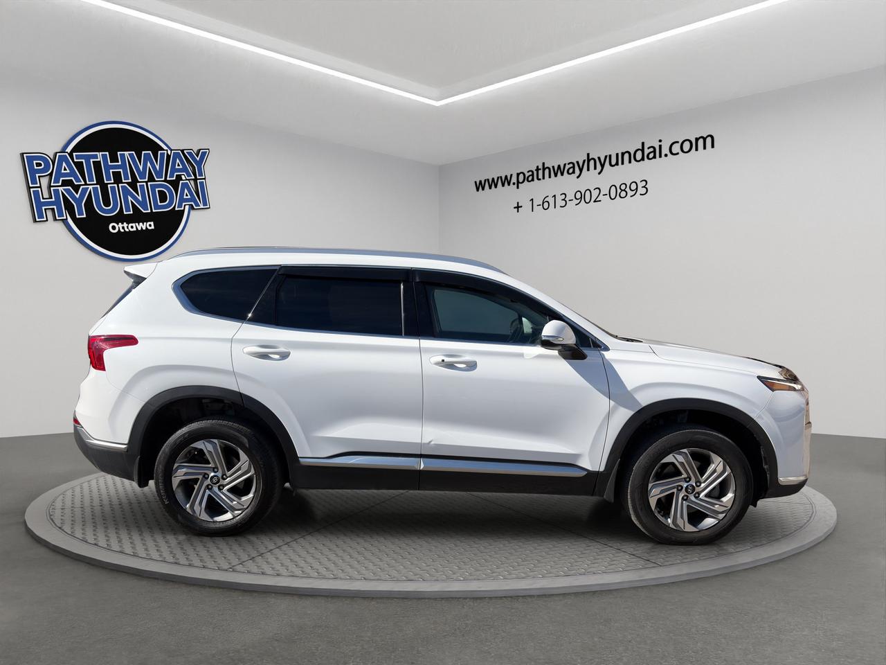 2023 Hyundai Santa Fe Preferred AWD w/ Trend Package | Panoramic Sunroof | Heated Steering Wheel | Lane Keeping Assist Photo2