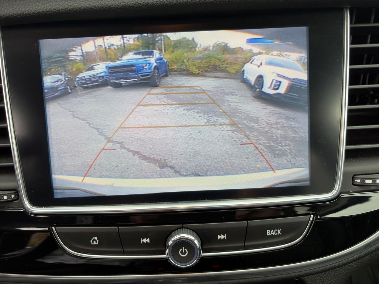 2018 Buick Encore Essence | Cross-Traffic Alert | Blind Spot Monitor | Navigation System | Cruise Control Photo