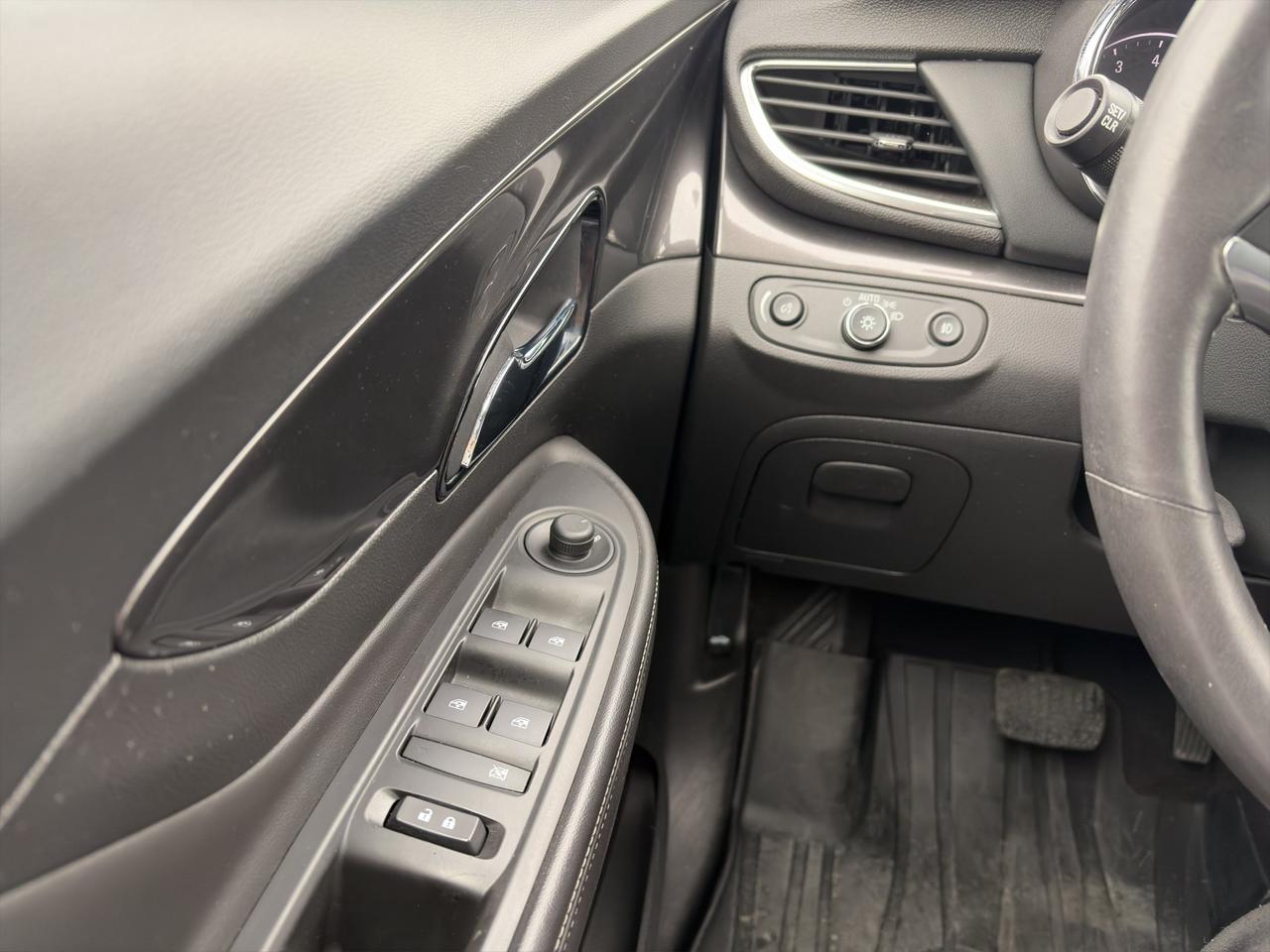 2018 Buick Encore Essence | Cross-Traffic Alert | Blind Spot Monitor | Navigation System | Cruise Control Photo