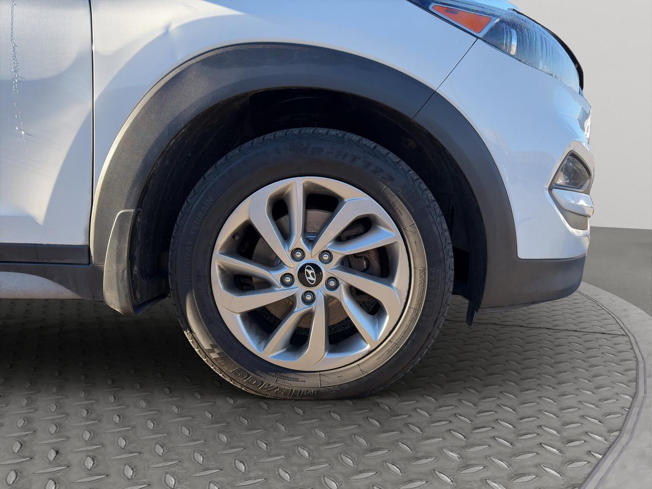 2017 Hyundai Tucson Luxury | Blind Sport Monitor | Rear Parking Aid | Cross-Traffic Alert | Keyless Entry Photo1