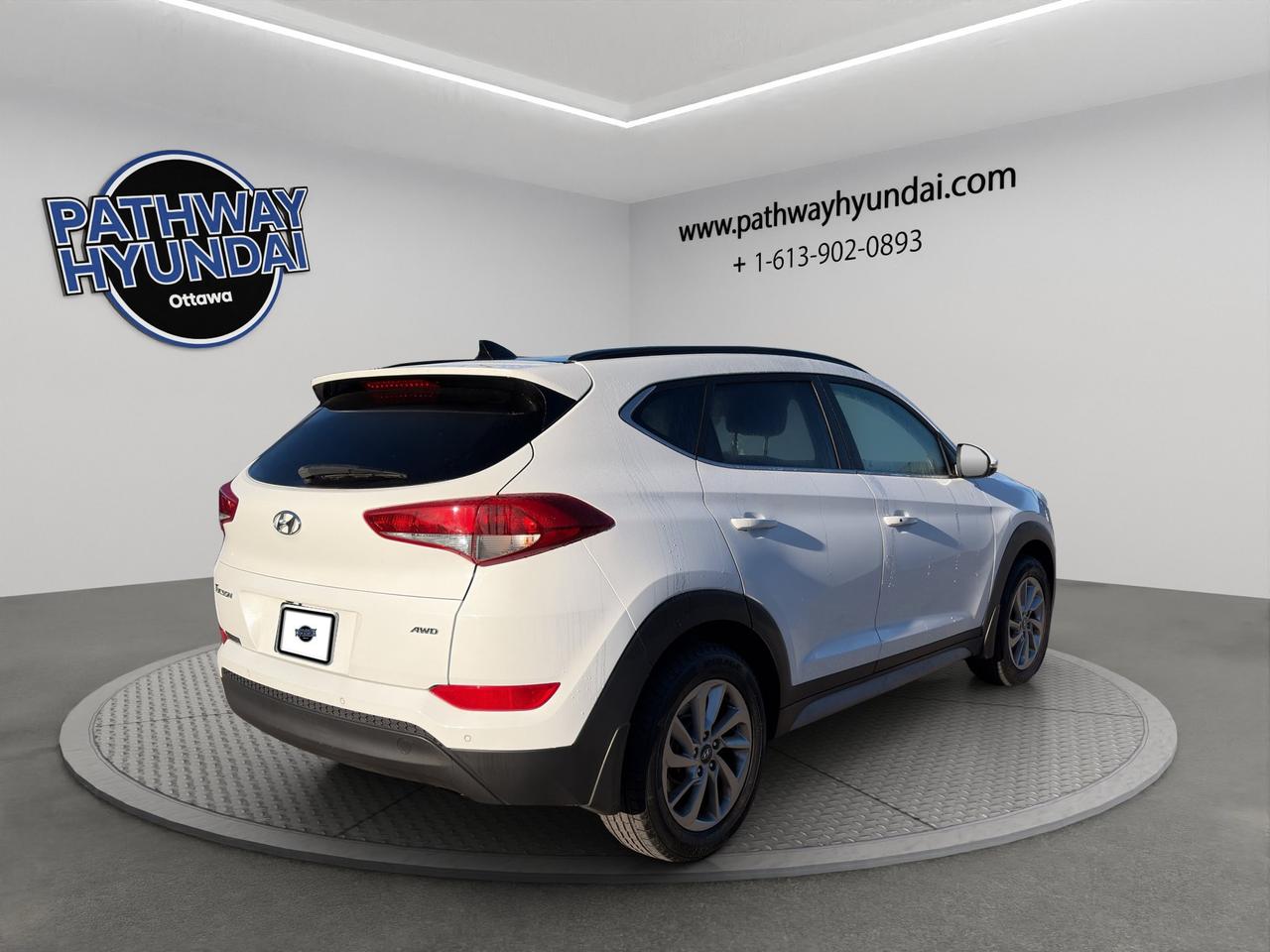 2017 Hyundai Tucson Luxury | Blind Sport Monitor | Rear Parking Aid | Cross-Traffic Alert | Keyless Entry Photo3