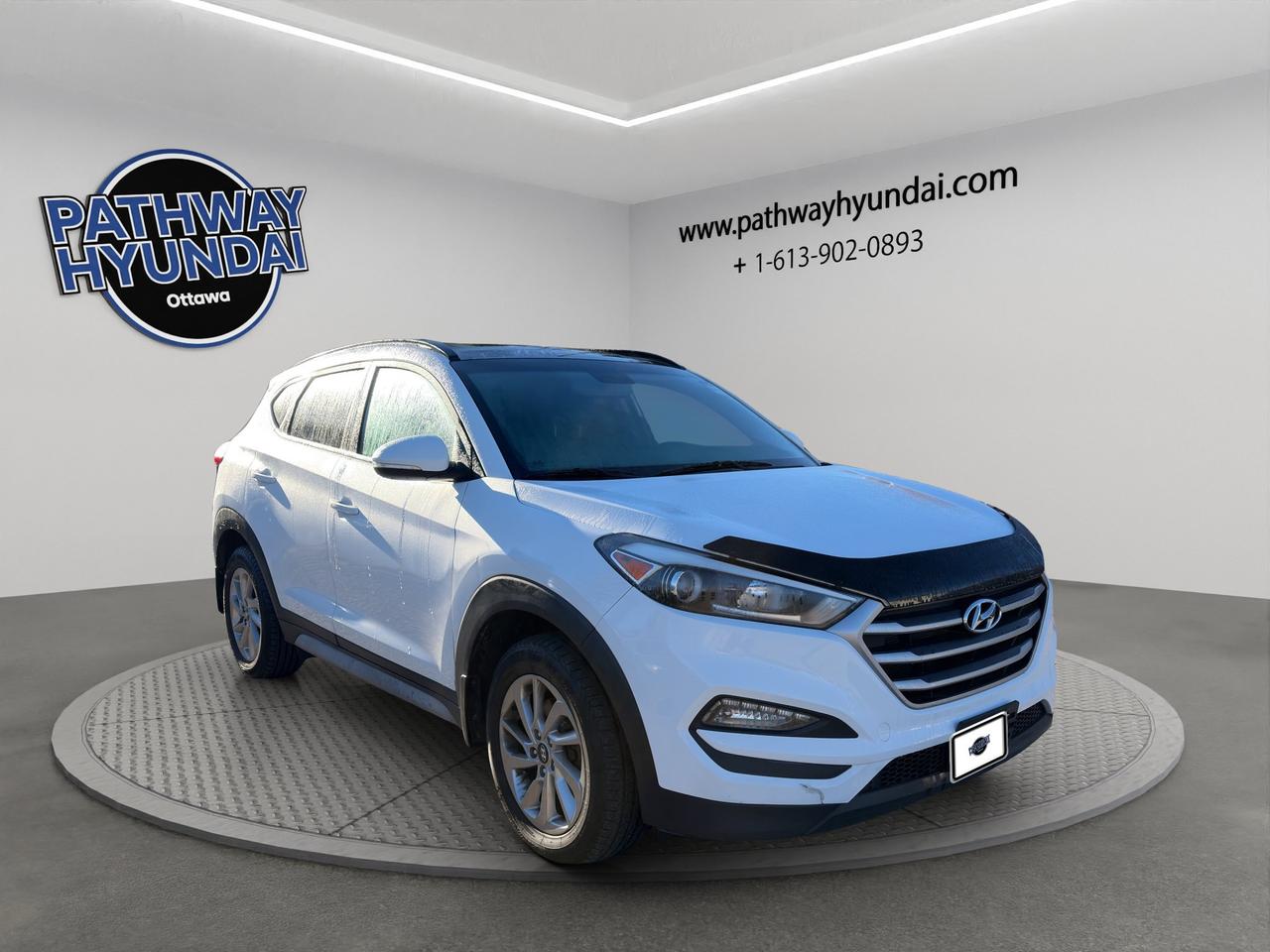 2017 Hyundai Tucson Luxury | Blind Sport Monitor | Rear Parking Aid | Cross-Traffic Alert | Keyless Entry Photo0