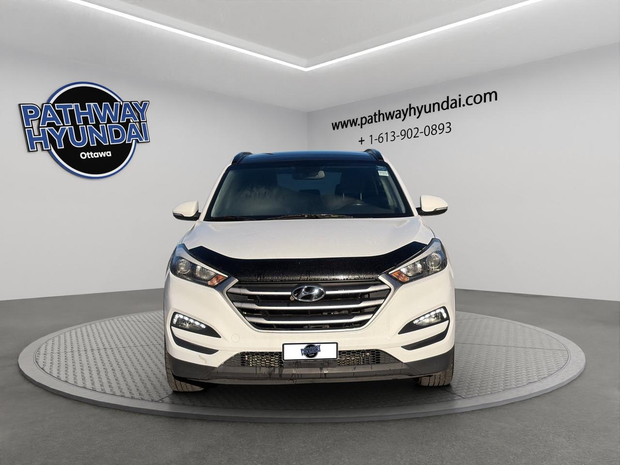 2017 Hyundai Tucson Luxury | Blind Sport Monitor | Rear Parking Aid | Cross-Traffic Alert | Keyless Entry Photo