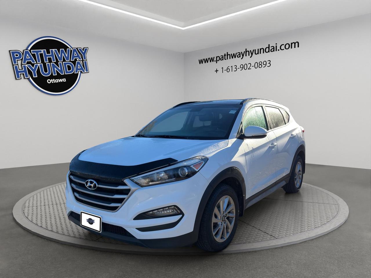 2017 Hyundai Tucson Luxury | Blind Sport Monitor | Rear Parking Aid | Cross-Traffic Alert | Keyless Entry Photo