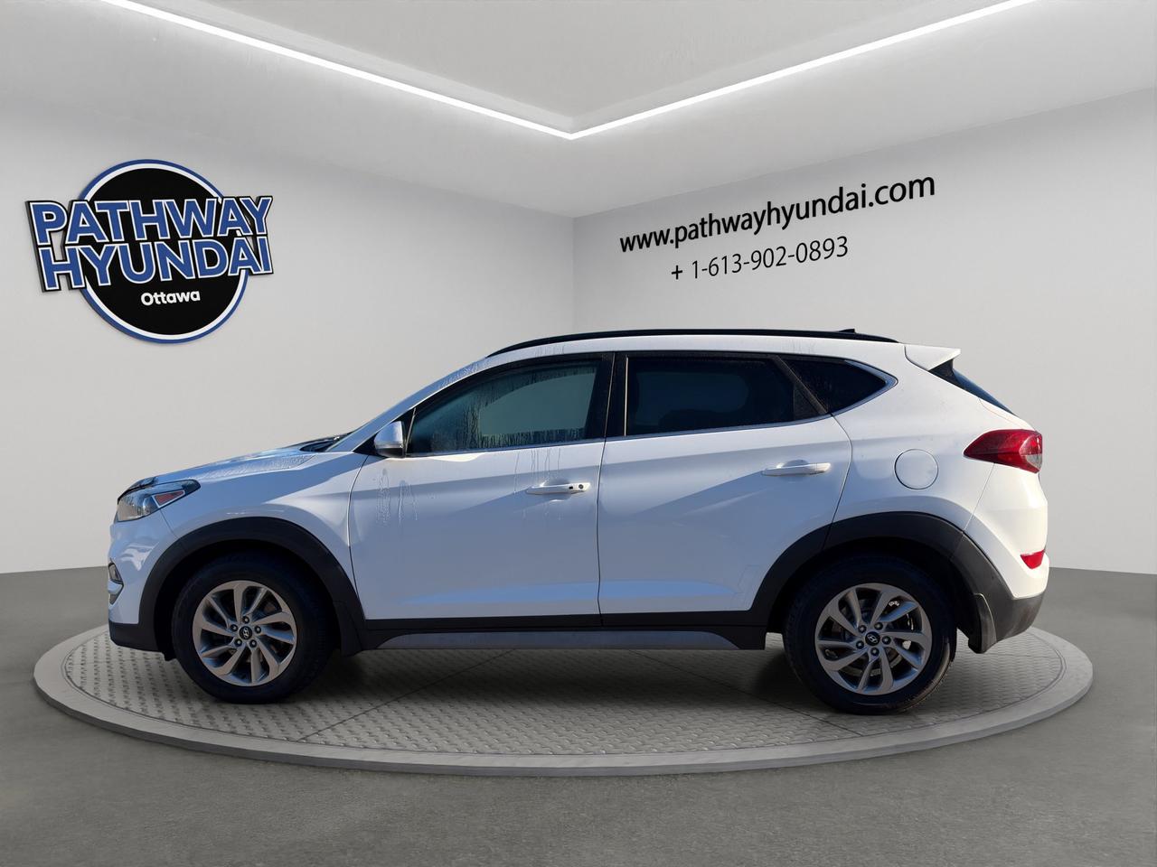 2017 Hyundai Tucson Luxury | Blind Sport Monitor | Rear Parking Aid | Cross-Traffic Alert | Keyless Entry Photo