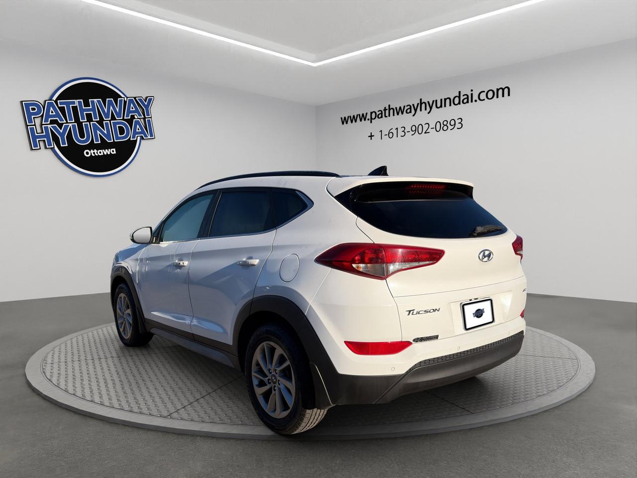 2017 Hyundai Tucson Luxury | Blind Sport Monitor | Rear Parking Aid | Cross-Traffic Alert | Keyless Entry Photo