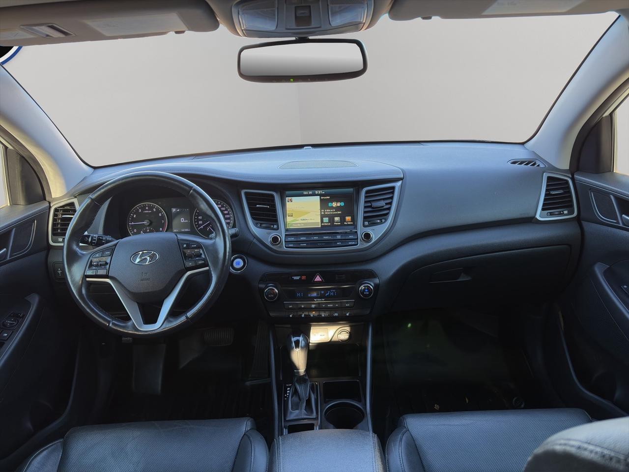 2017 Hyundai Tucson Luxury | Blind Sport Monitor | Rear Parking Aid | Cross-Traffic Alert | Keyless Entry Photo