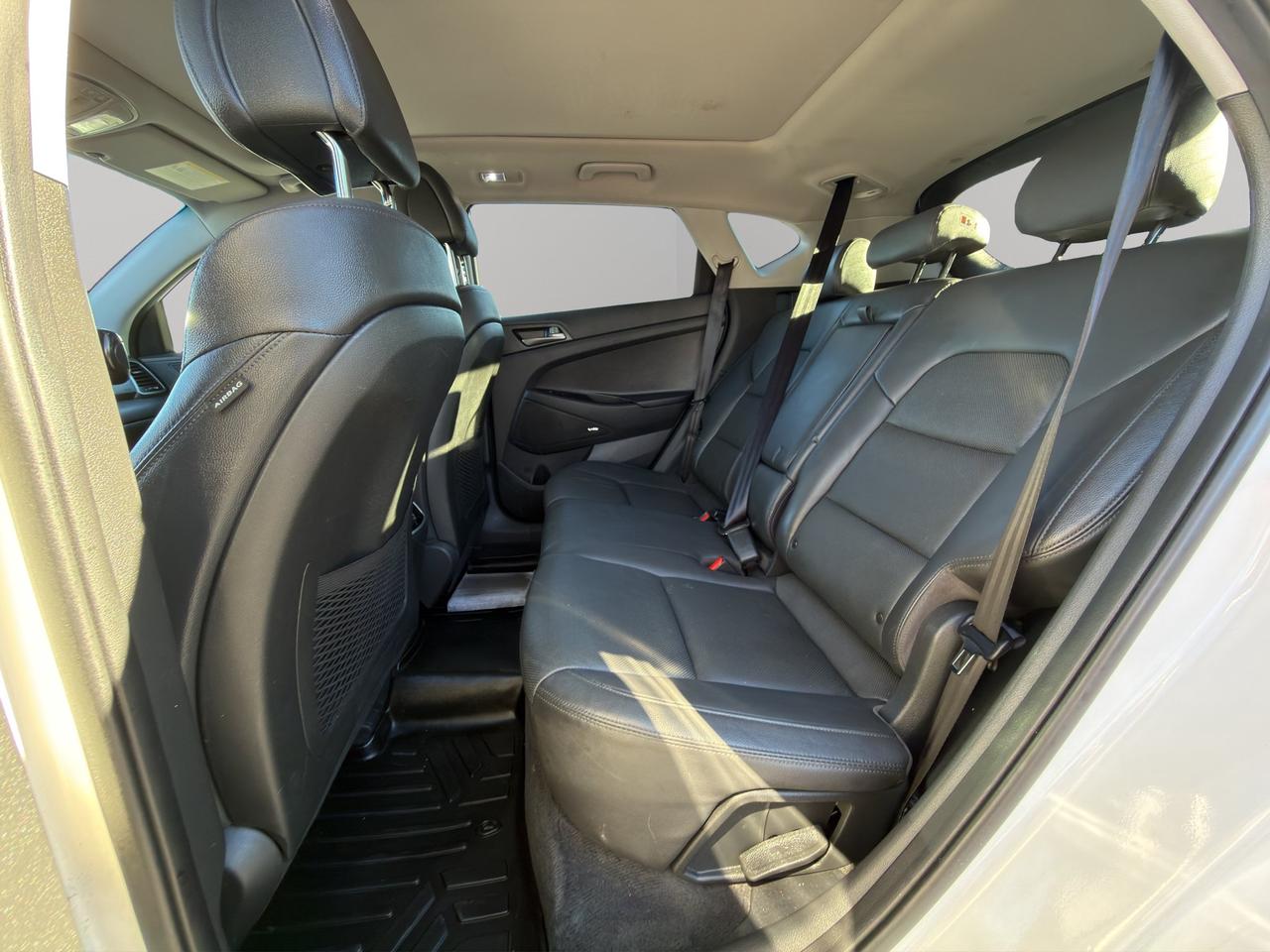 2017 Hyundai Tucson Luxury | Blind Sport Monitor | Rear Parking Aid | Cross-Traffic Alert | Keyless Entry Photo