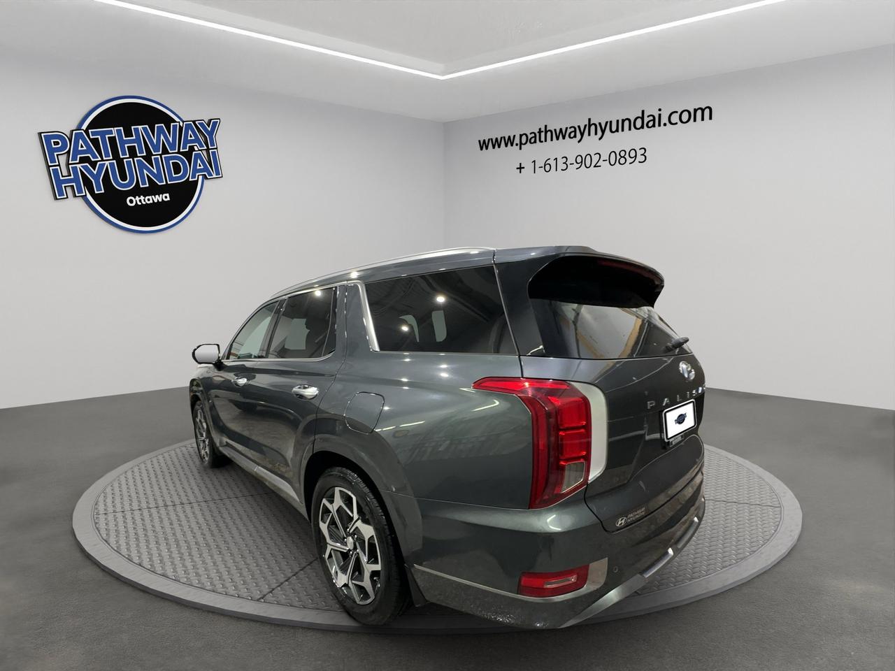 2022 Hyundai PALISADE Ultimate Calligraphy | Blind Spot Monitor | Lane Departure Warning | Adaptive Cruise Control | Photo