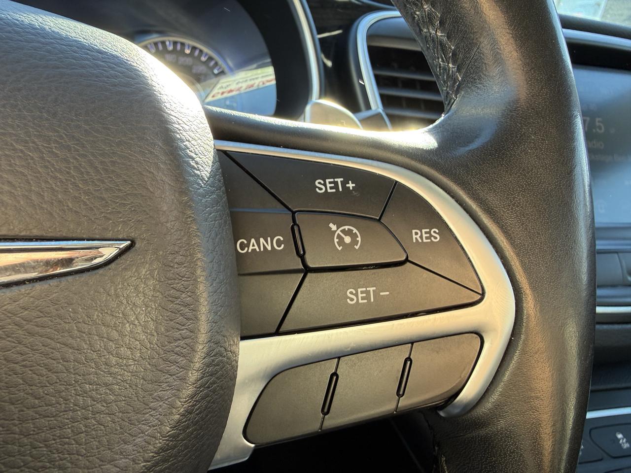 2016 Chrysler 200 C Photo