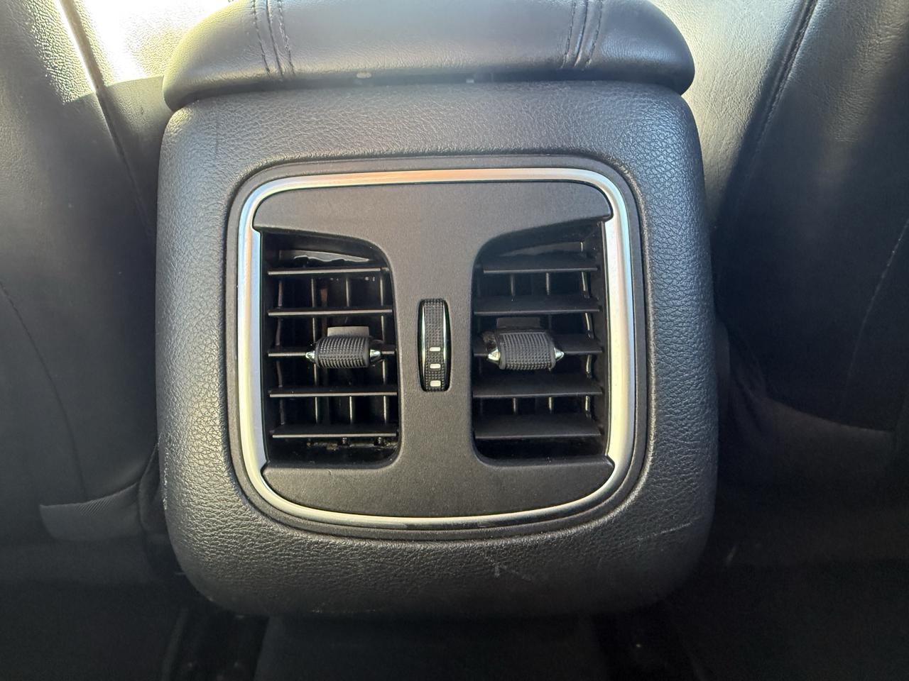 2016 Chrysler 200 C Photo