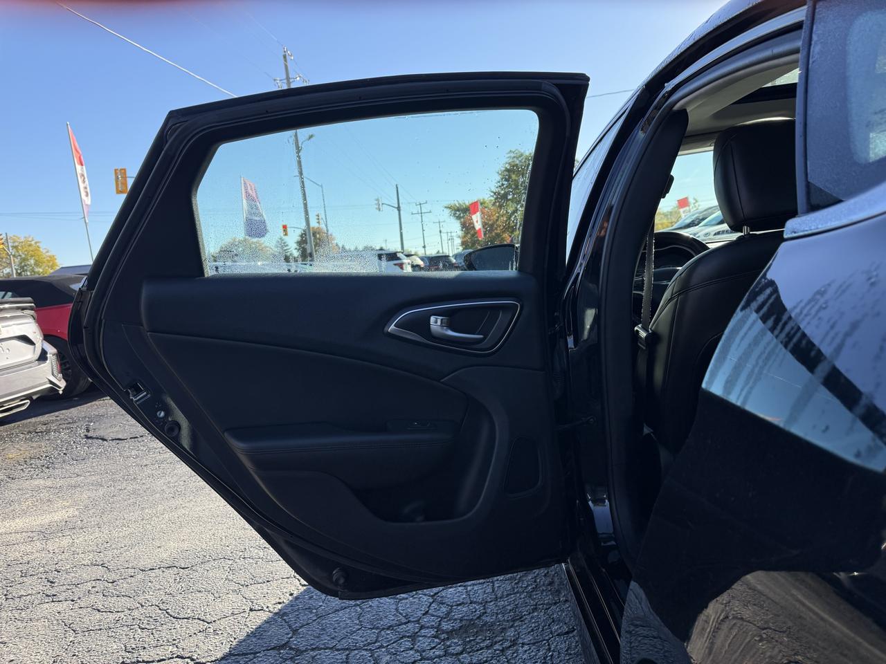 2016 Chrysler 200 C Photo