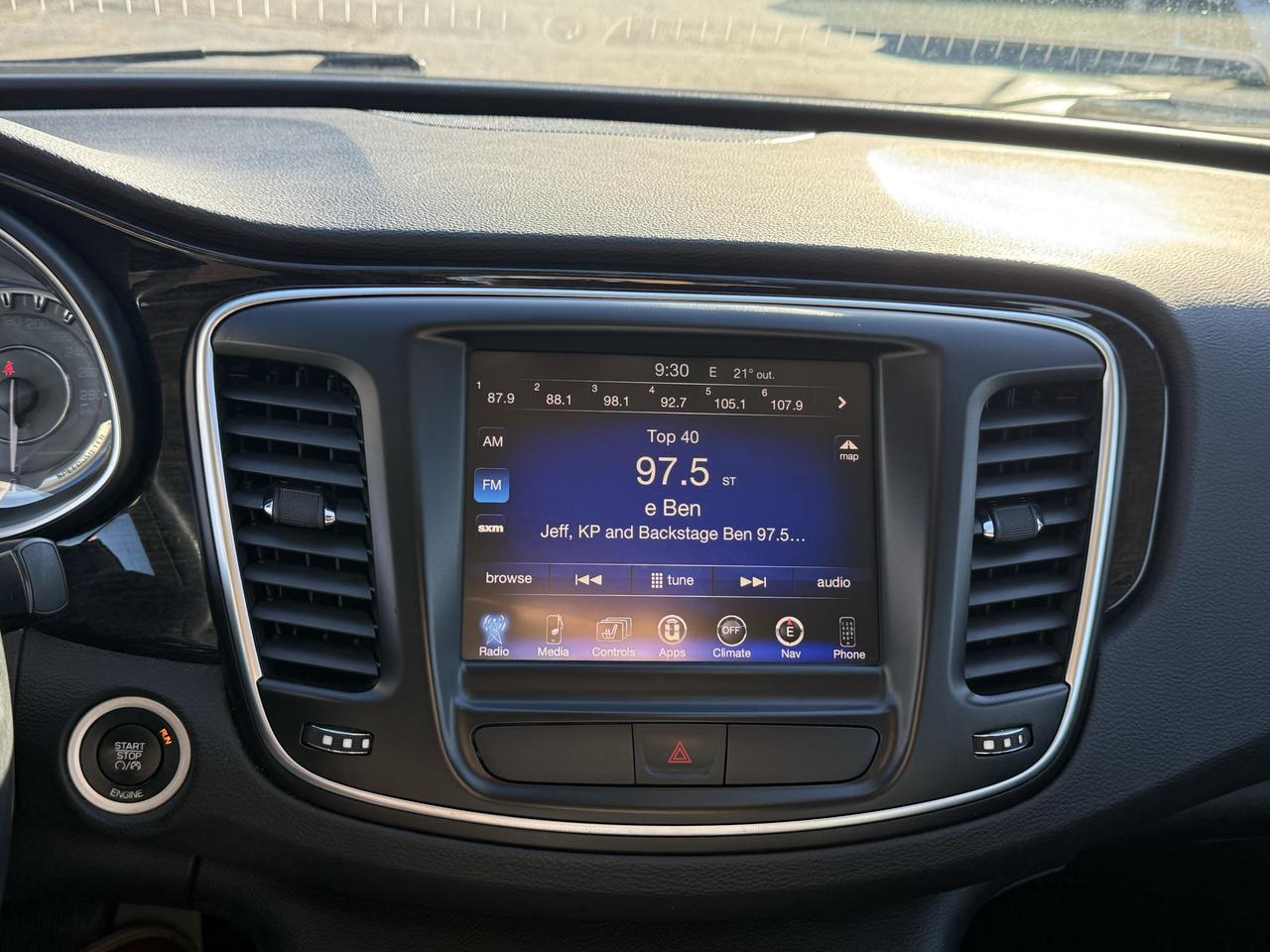 2016 Chrysler 200 C Photo