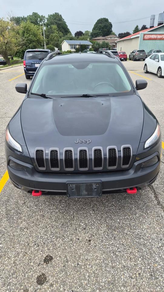 2016 Jeep Cherokee Trailhawk Photo2