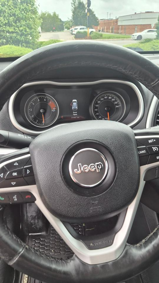2016 Jeep Cherokee Trailhawk Photo