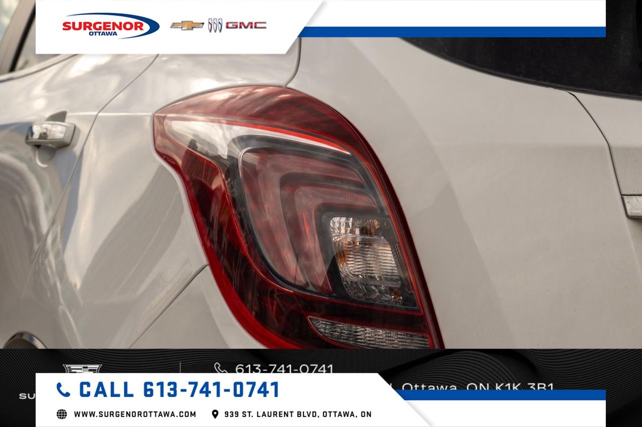 2018 Buick Encore Sport Touring Photo3