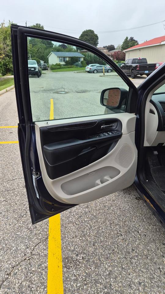 2017 Dodge Grand Caravan SXT Photo