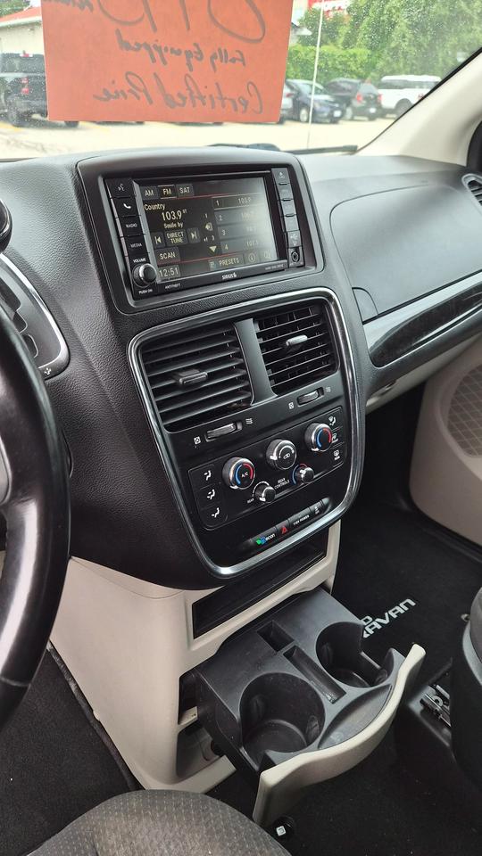 2017 Dodge Grand Caravan SXT Photo