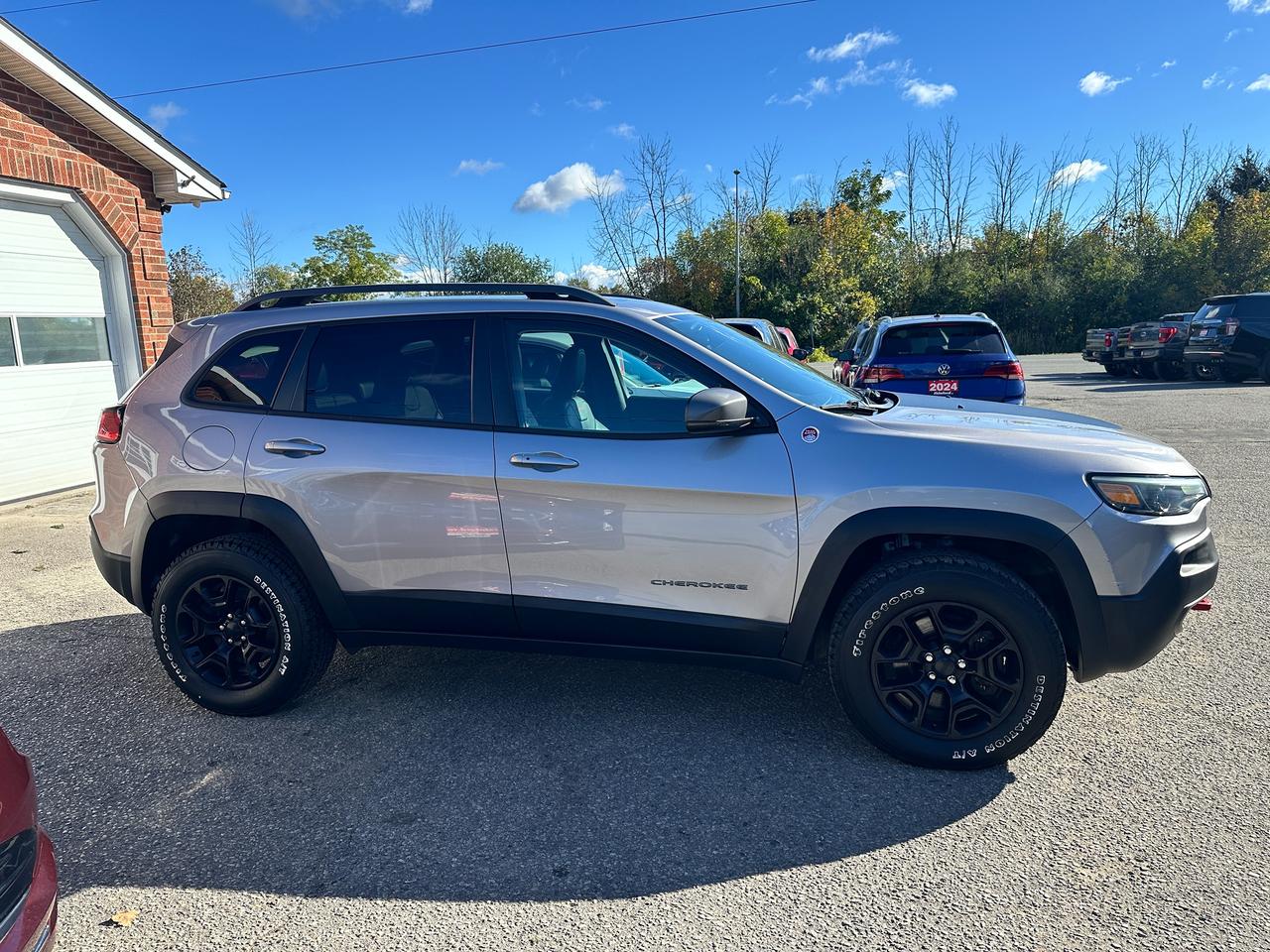 2020 Jeep Cherokee TrailhawkElite4x4 HTD/CLD-LTH PanoRoof PwrGate NAV Photo