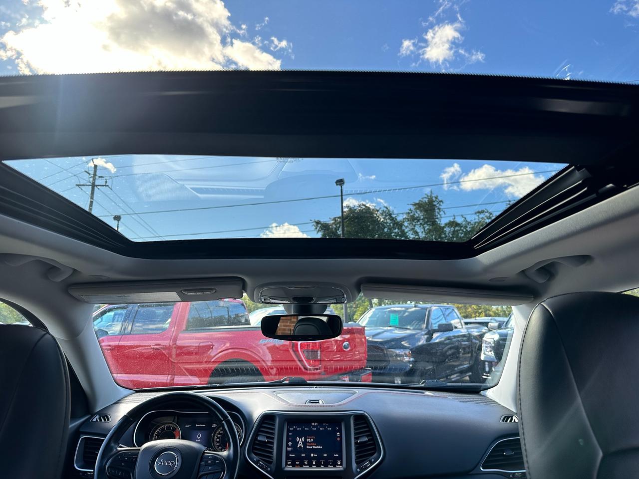 2020 Jeep Cherokee TrailhawkElite4x4 HTD/CLD-LTH PanoRoof PwrGate NAV Photo