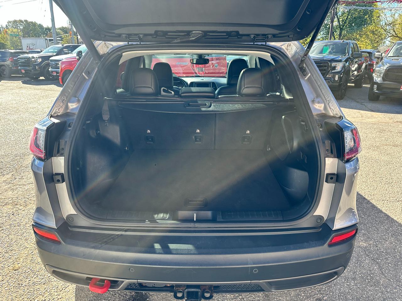 2020 Jeep Cherokee TrailhawkElite4x4 HTD/CLD-LTH PanoRoof PwrGate NAV Photo