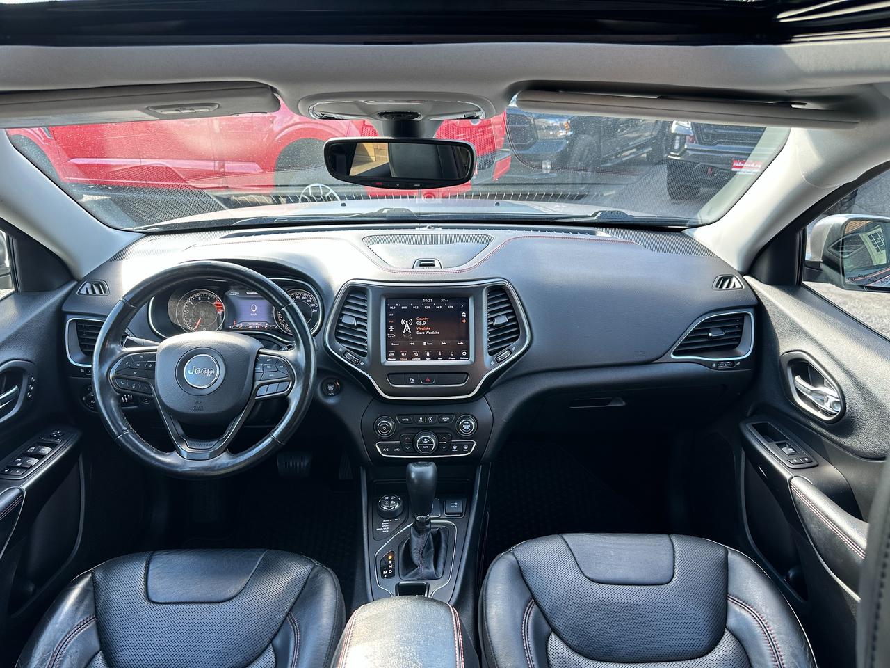 2020 Jeep Cherokee TrailhawkElite4x4 HTD/CLD-LTH PanoRoof PwrGate NAV Photo