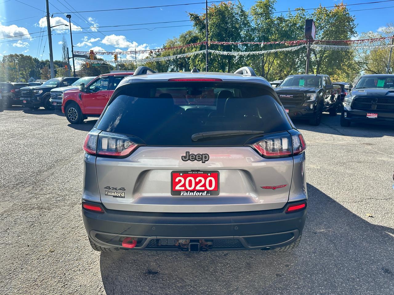 2020 Jeep Cherokee TrailhawkElite4x4 HTD/CLD-LTH PanoRoof PwrGate NAV Photo3