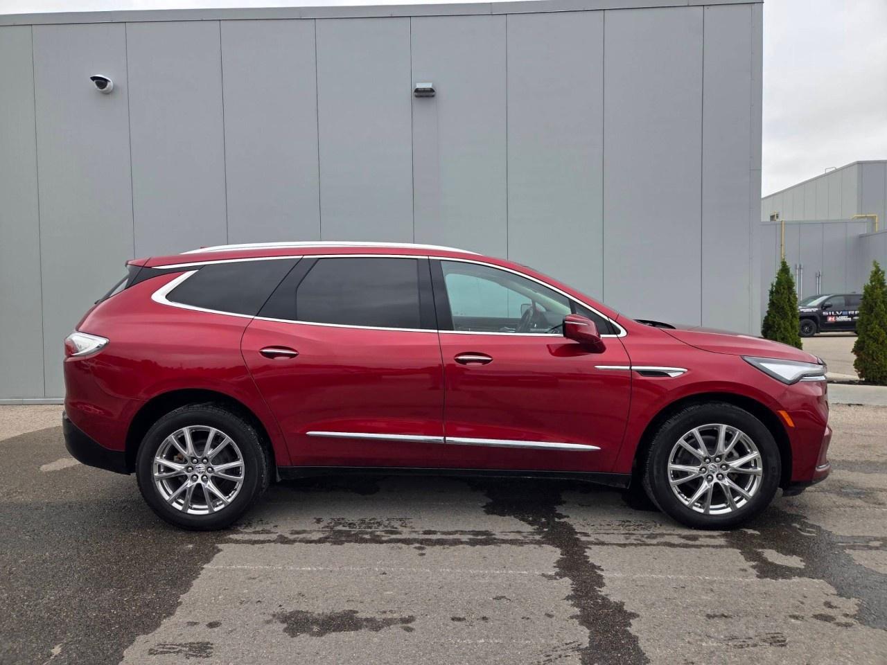 2023 Buick Enclave Premium AWD Photo4