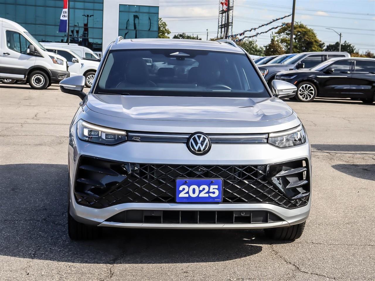 2025 Volkswagen Tiguan Highline R-Line Leather | Roof | Alloy | Photo2